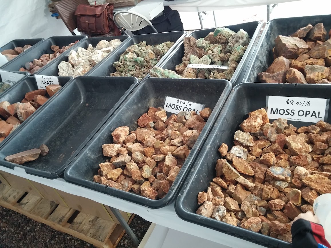 rock tumbling load amount