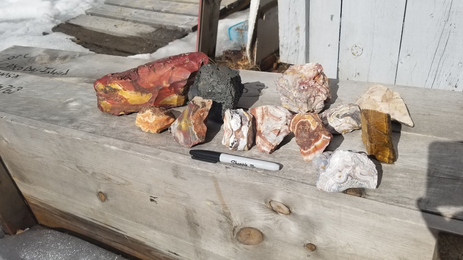 rock tumbling load amount