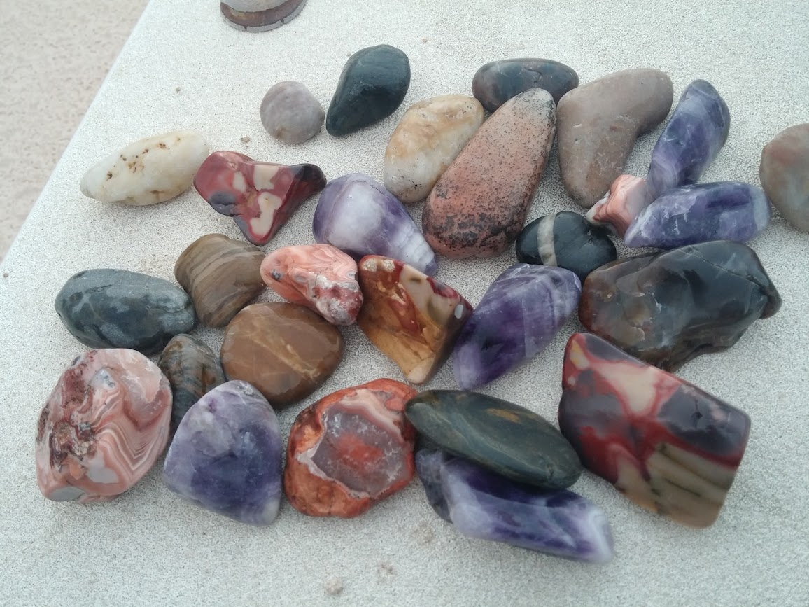 rock tumbling load amount