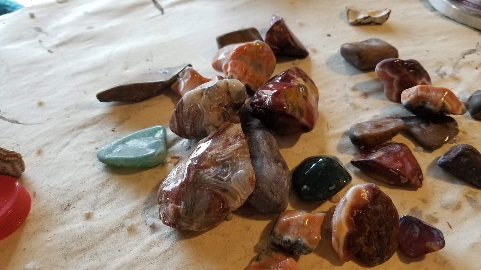 rock tumbling load amount